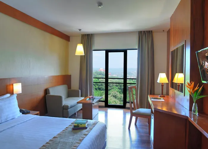 Oak Tree Emerald & CoventionsHotel Semarang